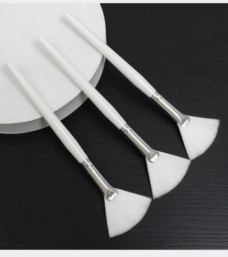 Fan-Shaped Foundation & Mask Makeup Brush – 10/20/50PCS