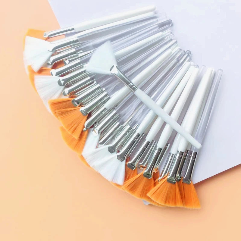 Fan-Shaped Foundation & Mask Makeup Brush – 10/20/50PCS