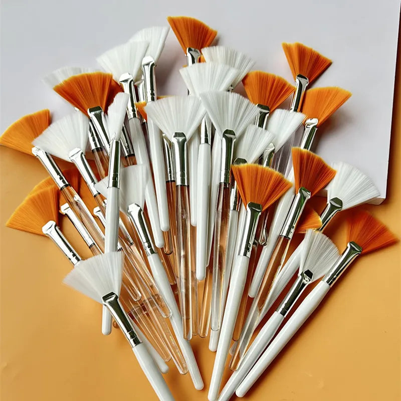 Fan-Shaped Foundation & Mask Makeup Brush – 10/20/50PCS